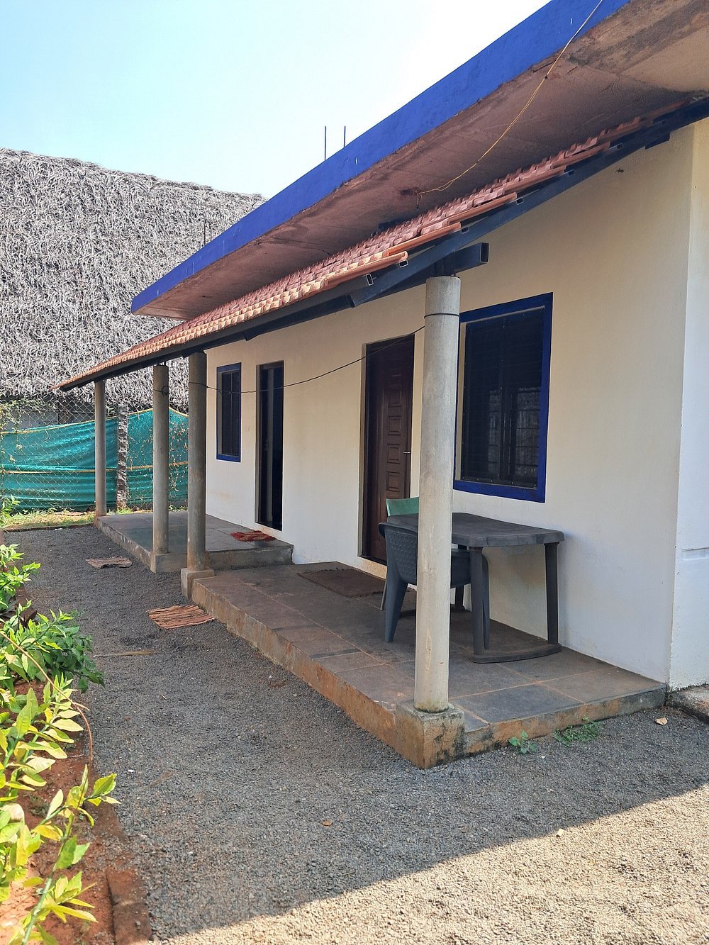 Room building Auroville